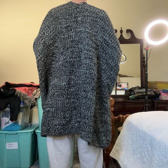 Women’s Oversized Soft Surroundings Black & White Knit Shawl Sweater One Size - Picture 4 of 14
